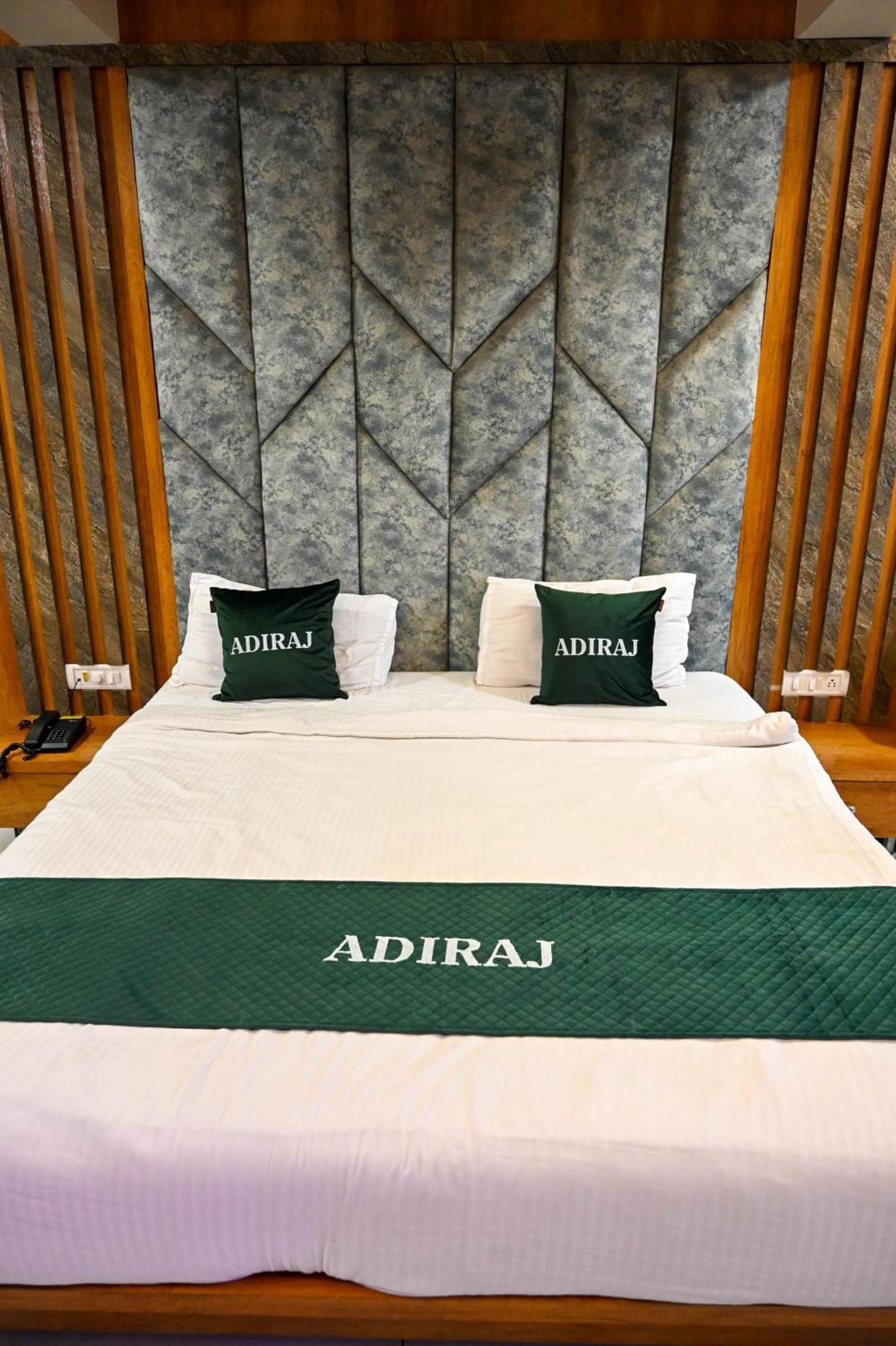 Готель Adiraj Residency Наві-Мумбаї Екстер'єр фото